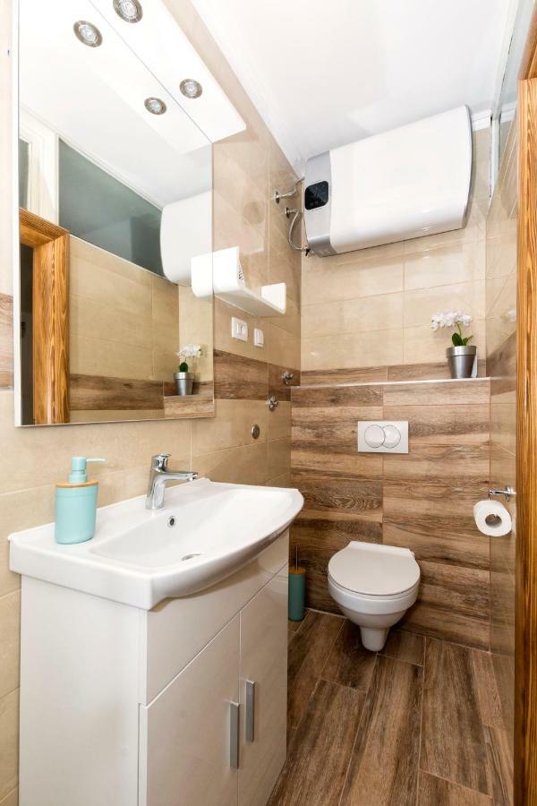Old Split Apartment ภายนอก รูปภาพ